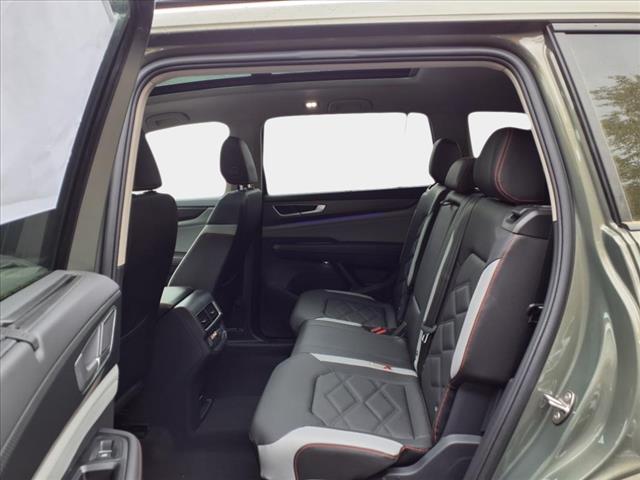 2025 Volkswagen Atlas 2.0T Peak Edition SE