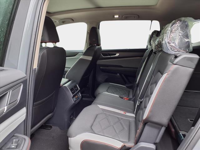 2025 Volkswagen Atlas 2.0T Peak Edition SE