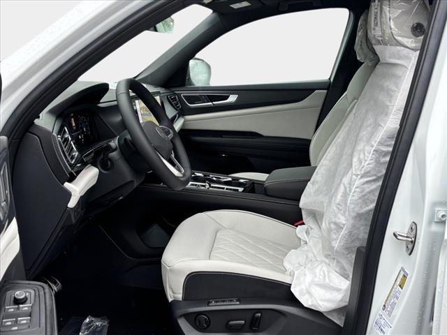 2025 Volkswagen Atlas Cross Sport 2.0T SEL Premium R-Line