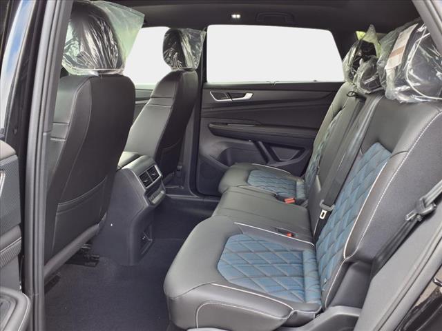 2025 Volkswagen Atlas Cross Sport 2.0T SEL Premium R-Line