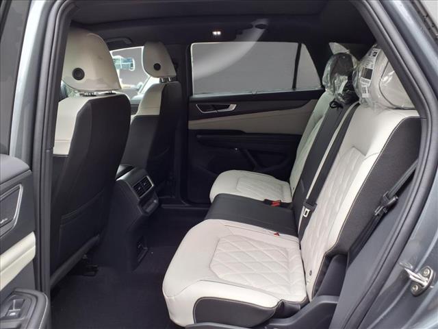 2025 Volkswagen Atlas Cross Sport 2.0T SEL Premium R-Line