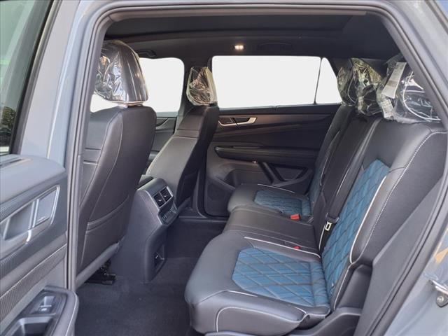 2025 Volkswagen Atlas Cross Sport 2.0T SEL Premium R-Line