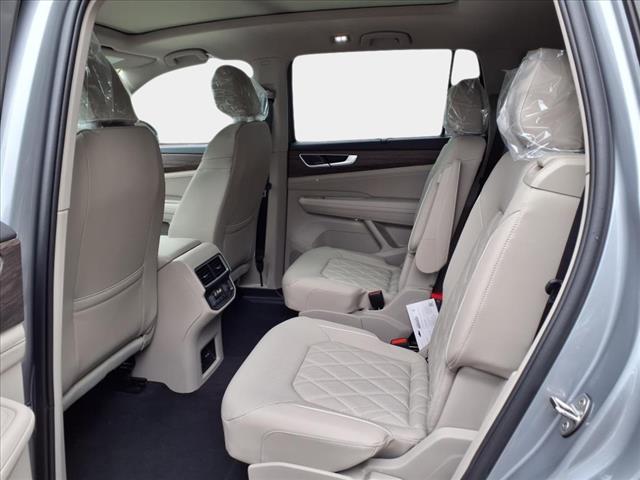 2025 Volkswagen Atlas 2.0T SEL Premium R-Line