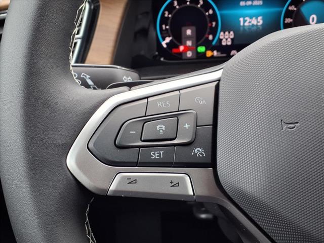 2025 Volkswagen Atlas 2.0T SE