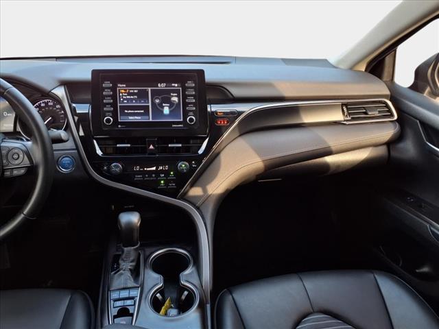 2022 Toyota Camry Hybrid SE