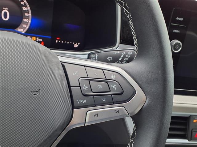 2025 Volkswagen Taos SE 4Motion