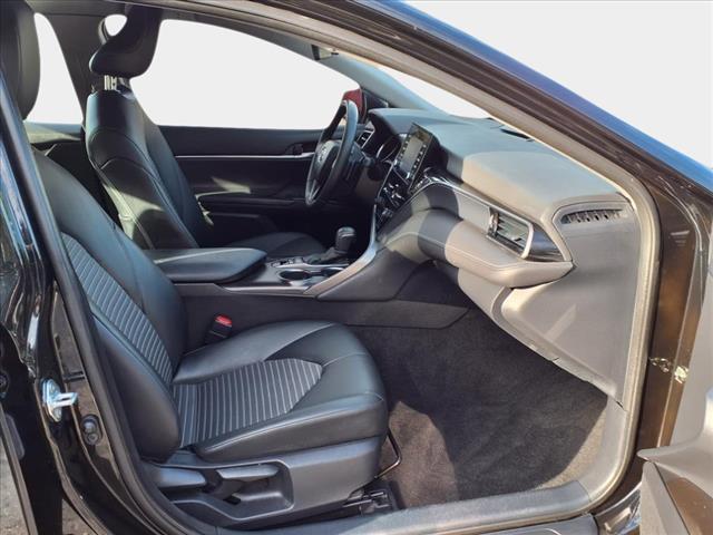 2022 Toyota Camry Hybrid SE