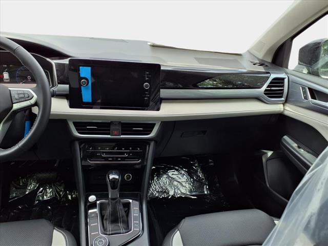 2025 Volkswagen Taos 1.5T SEL