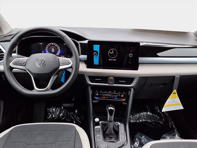 2025 Volkswagen Taos SE 4Motion