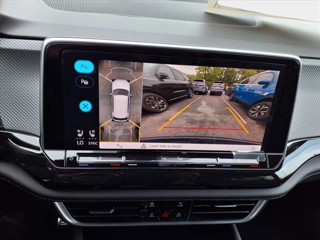 2025 Volkswagen Atlas Cross Sport 2.0T SEL Premium R-Line