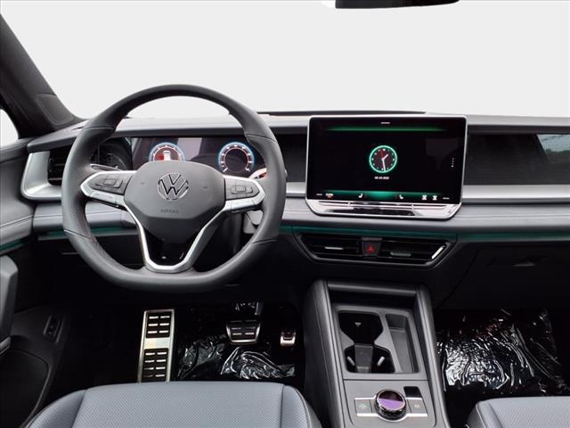 2025 Volkswagen Tiguan 2.0T SE R-Line Black
