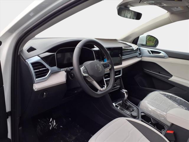 2025 Volkswagen Taos SE 4Motion