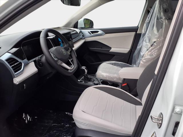 2025 Volkswagen Taos SE 4Motion