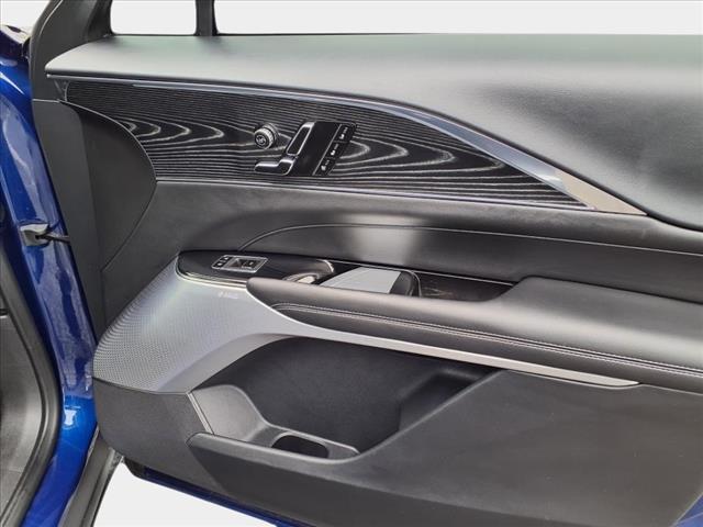 2024 Cadillac LYRIQ Luxury 2