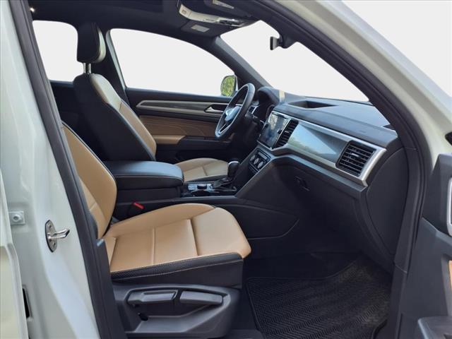 2022 Volkswagen Atlas Cross Sport 2.0T SE w/Technology