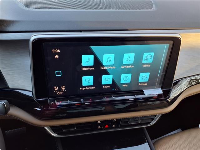 2025 Volkswagen Atlas Cross Sport 2.0T SE w/Technology