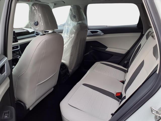 2025 Volkswagen Taos SE 4Motion