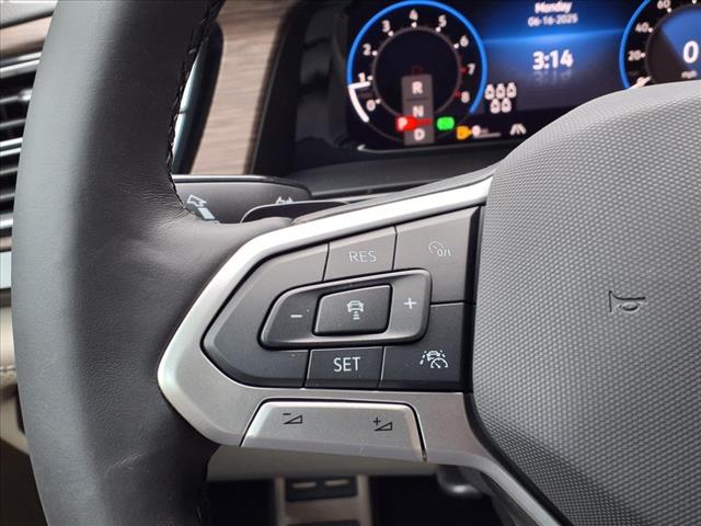2025 Volkswagen Atlas 2.0T SEL Premium R-Line