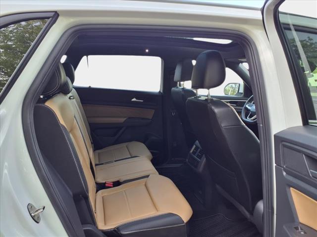 2022 Volkswagen Atlas Cross Sport 2.0T SE w/Technology