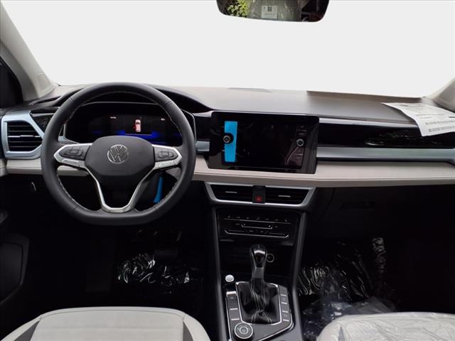 2025 Volkswagen Taos SE 4Motion