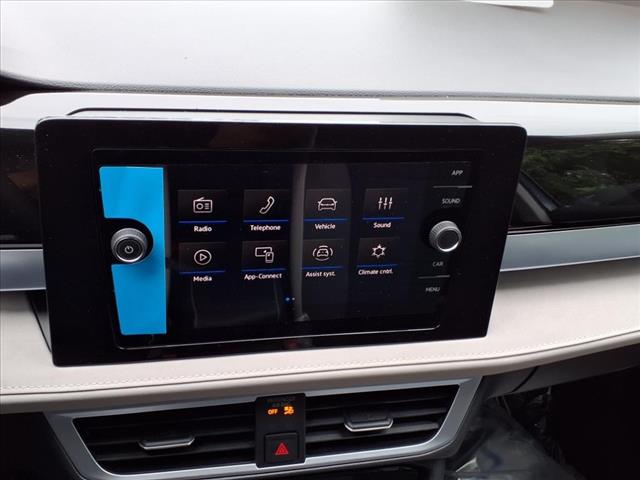 2025 Volkswagen Taos SE