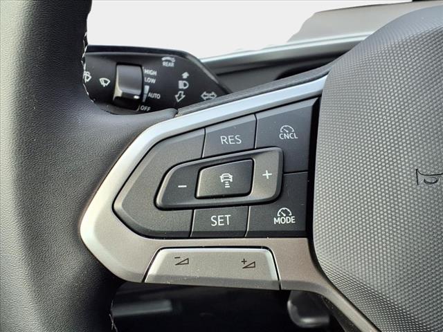 2025 Volkswagen Tiguan 2.0T SE