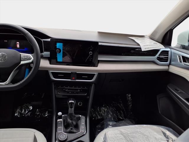 2025 Volkswagen Taos SE 4Motion