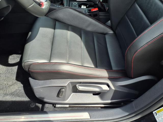 2019 Volkswagen Golf GTI SE