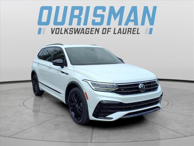 2022 Volkswagen Tiguan SE R-Line Black