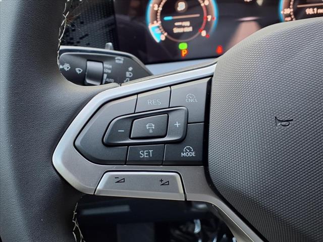 2025 Volkswagen Tiguan 2.0T SE