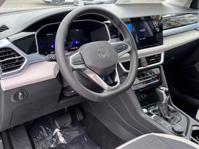 2025 Volkswagen Taos 1.5T SE