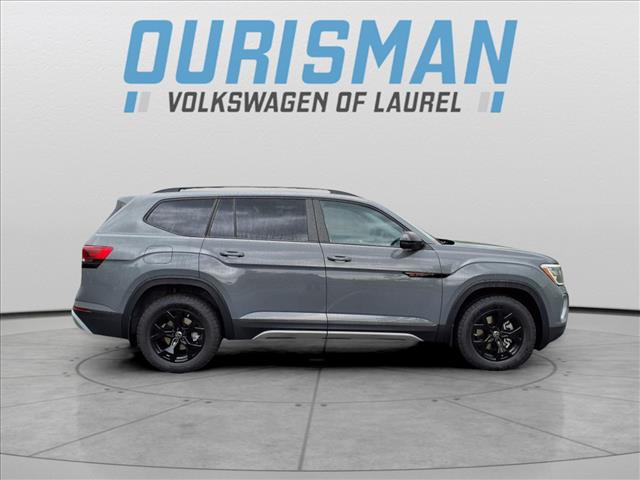 2025 Volkswagen Atlas 2.0T Peak Edition SE
