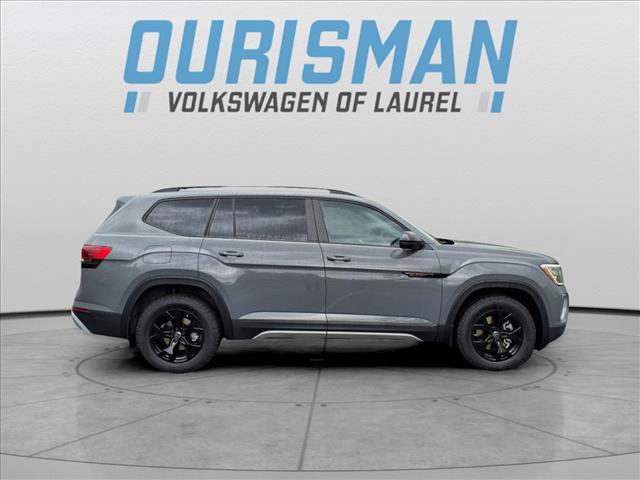 2025 Volkswagen Atlas 2.0T Peak Edition SE
