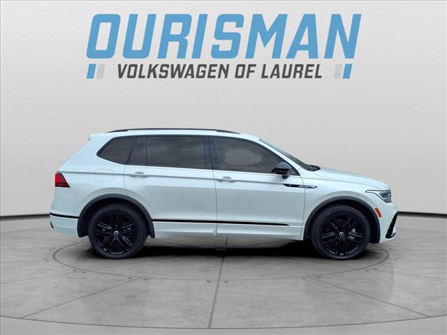 2022 Volkswagen Tiguan SE R-Line Black