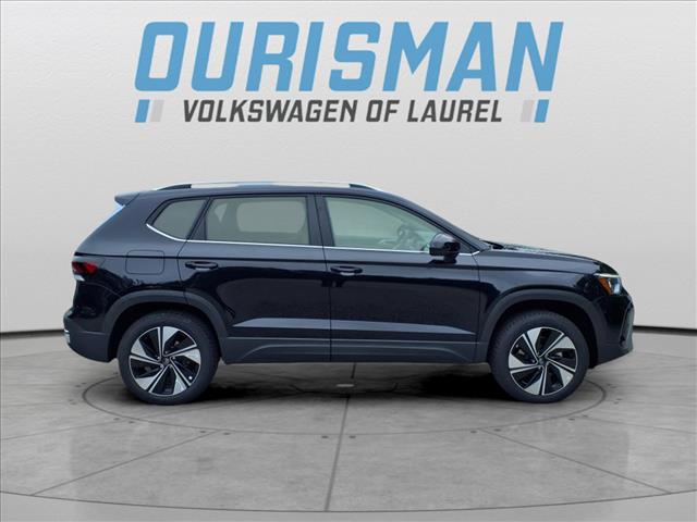 2025 Volkswagen Taos SE 4Motion