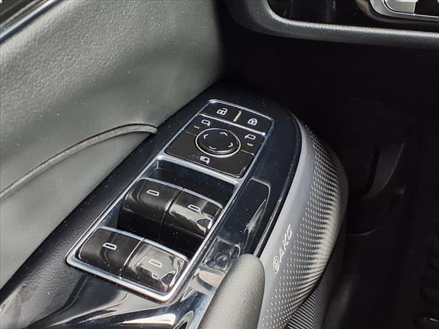 2024 Cadillac LYRIQ Luxury 2