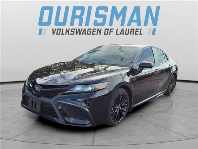 2022 Toyota Camry Hybrid SE