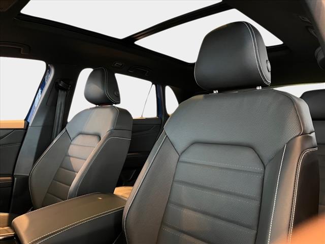 2025 Volkswagen Atlas Cross Sport 2.0T SEL R-Line