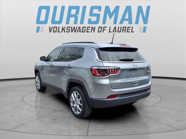 2022 Jeep Compass Latitude Lux