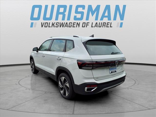 2025 Volkswagen Taos SE 4Motion