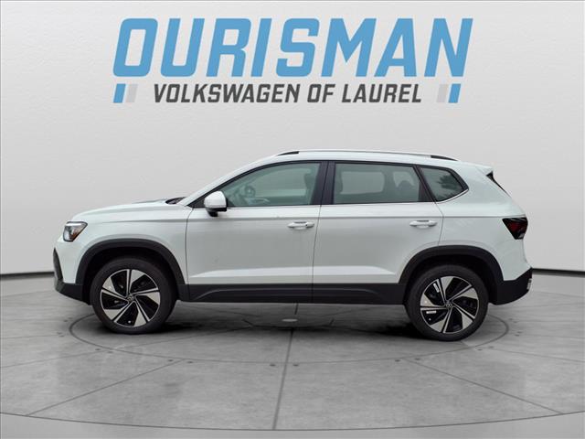 2025 Volkswagen Taos SE 4Motion