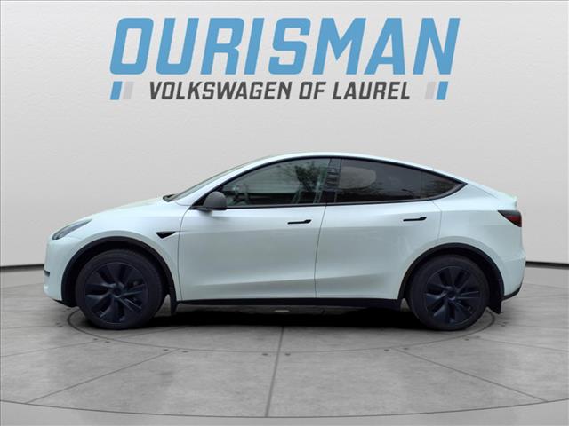 2024 Tesla Model Y Standard Range
