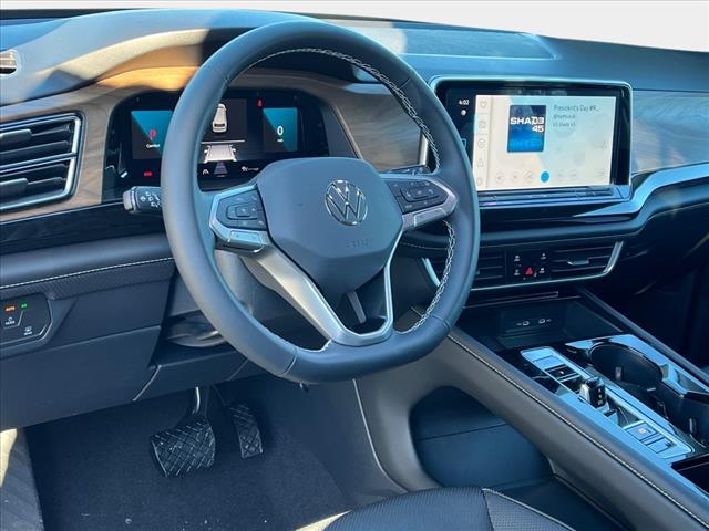 2025 Volkswagen Atlas 2.0T SE w/Technology