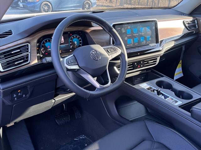2025 Volkswagen Atlas 2.0T SE