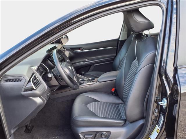 2022 Toyota Camry Hybrid SE