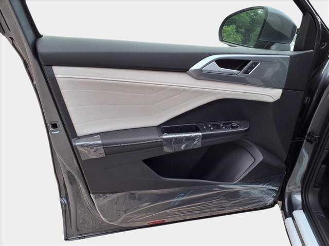 2025 Volkswagen Taos 1.5T SEL