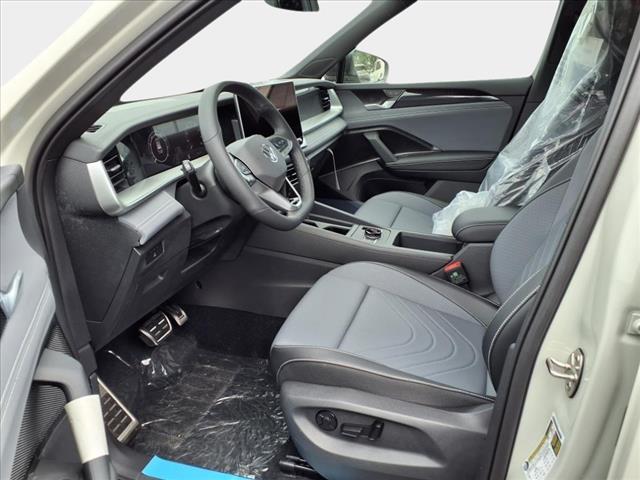 2025 Volkswagen Tiguan 2.0T SE R-Line Black