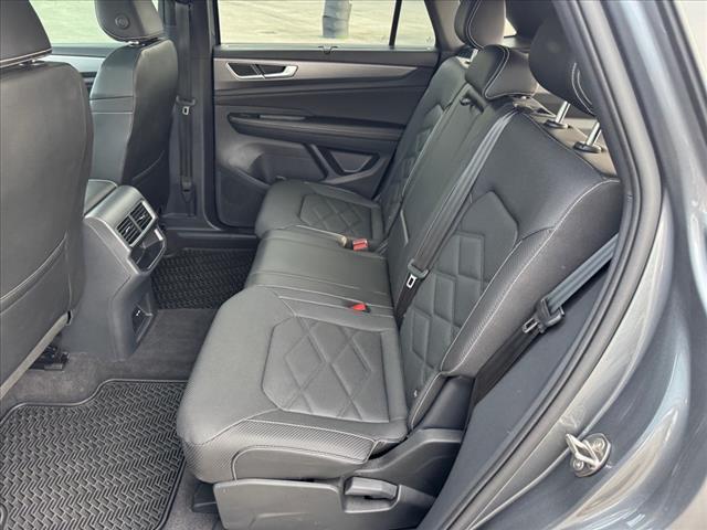 2024 Volkswagen Atlas Cross Sport SE 4Motion
