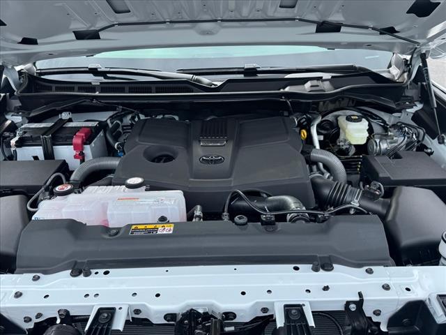 2025 Toyota Tundra SR CREWMAX 5.5 BED