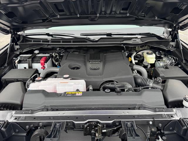 2025 Toyota Tundra SR CREWMAX 5.5 BED